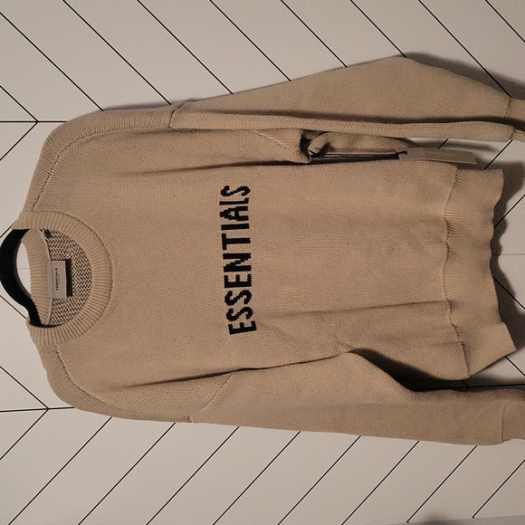 Fear of God Other - Fear of God Essentials Crew sweater nwt